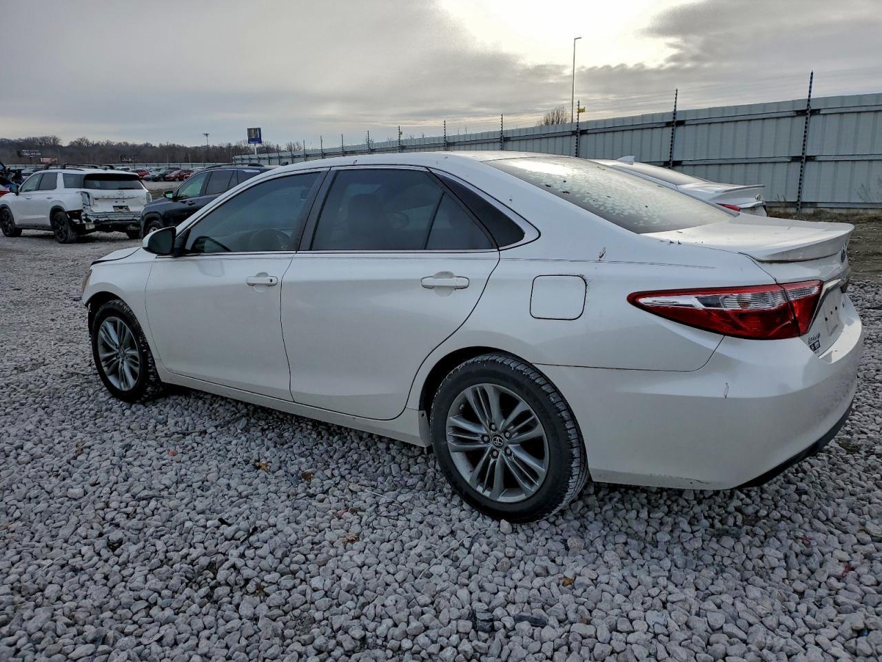 2017 TOYOTA CAMRY