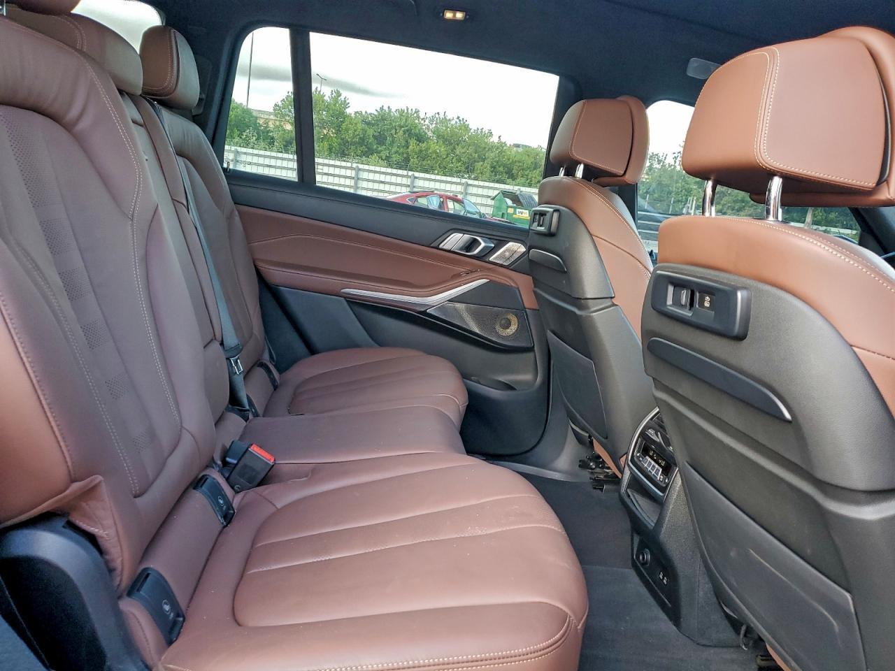 2021 BMW X7