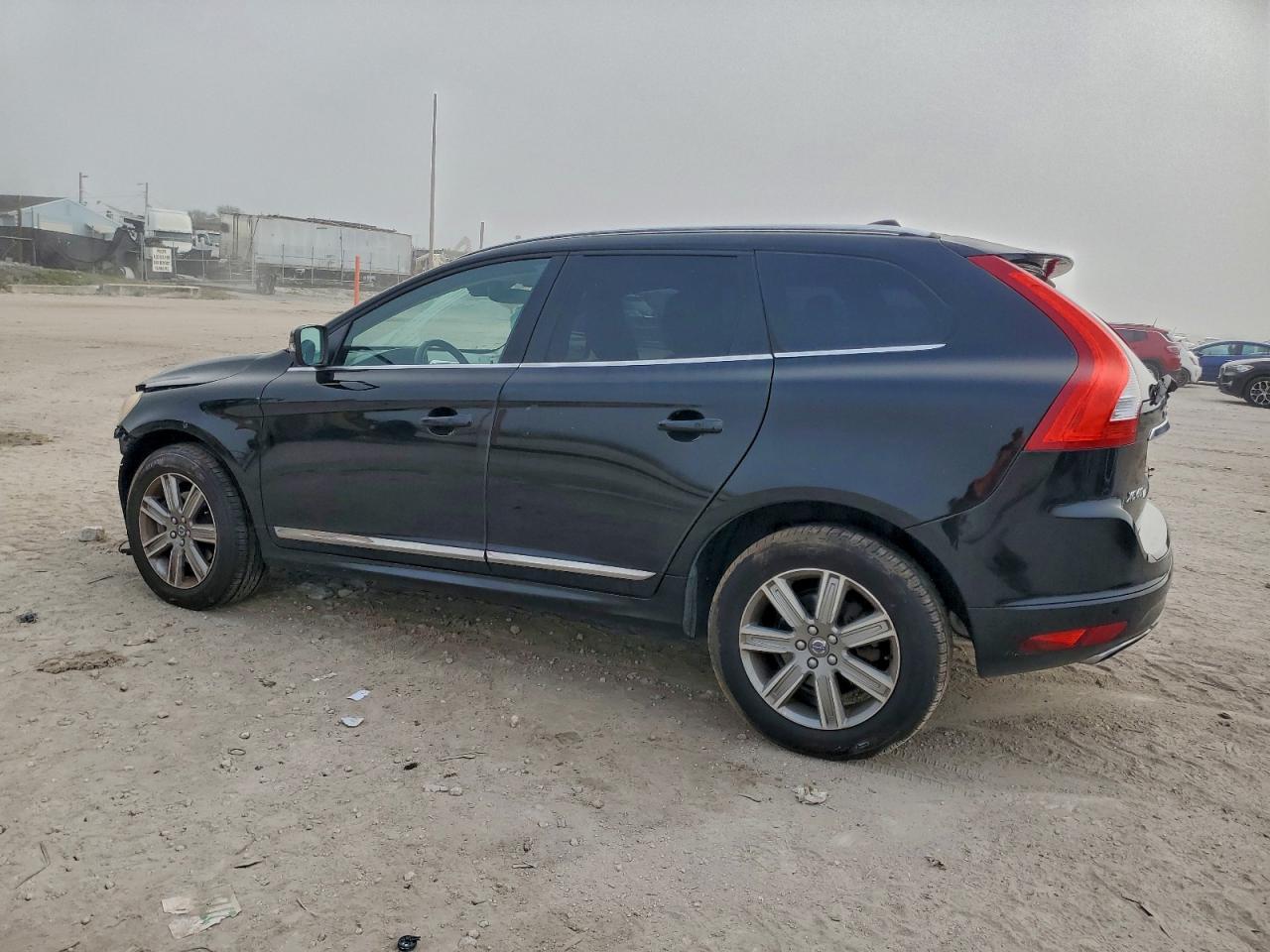 2016 VOLVO XC60