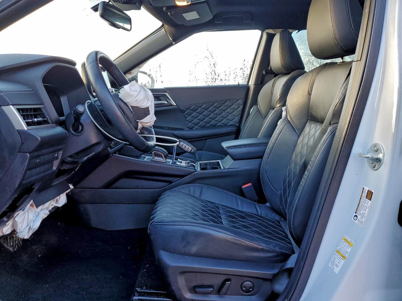 2023 MITSUBISHI outlander