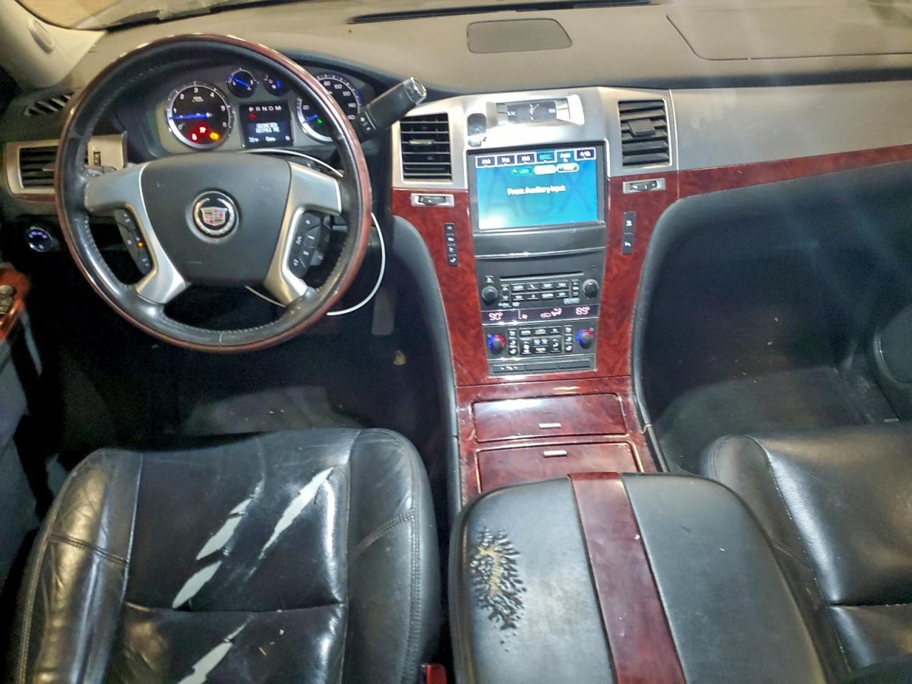 2011 CADILLAC ESCALADE