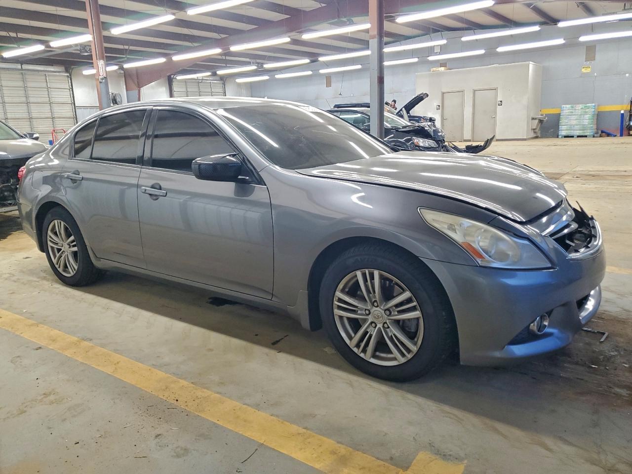 2011 INFINITI G37