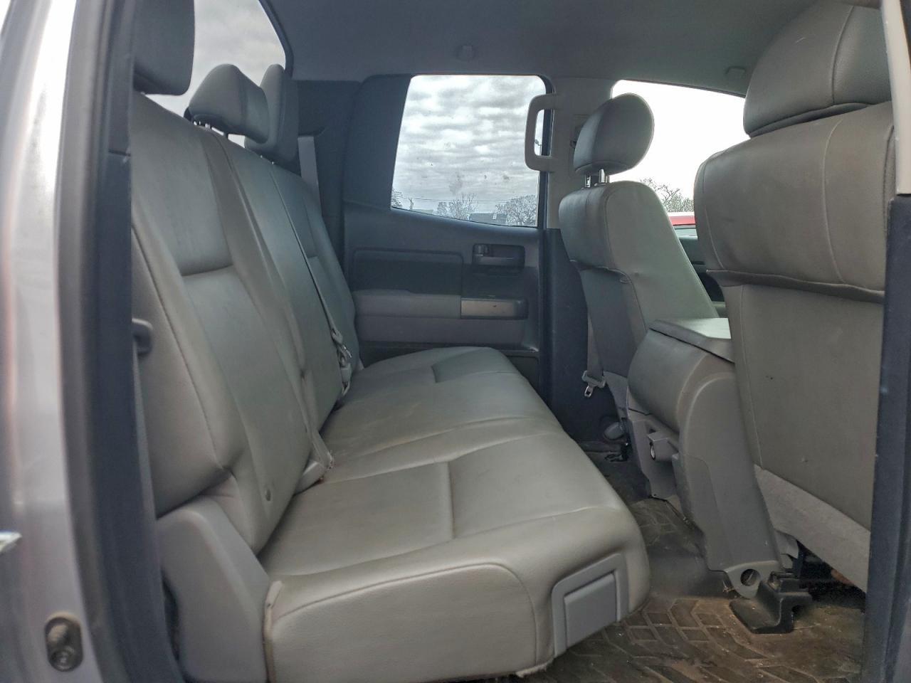 2011 TOYOTA TUNDRA