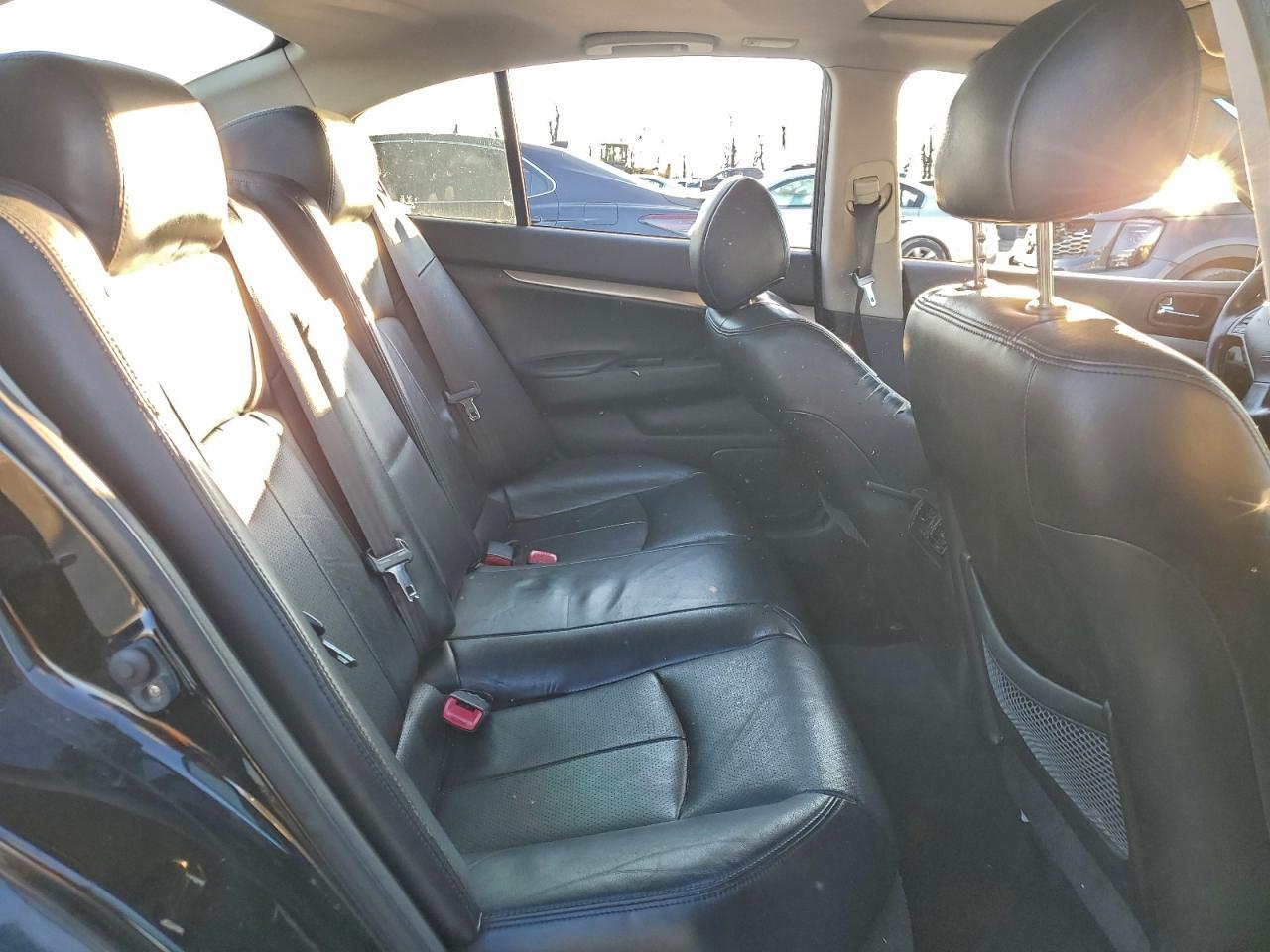 2011 INFINITI G37