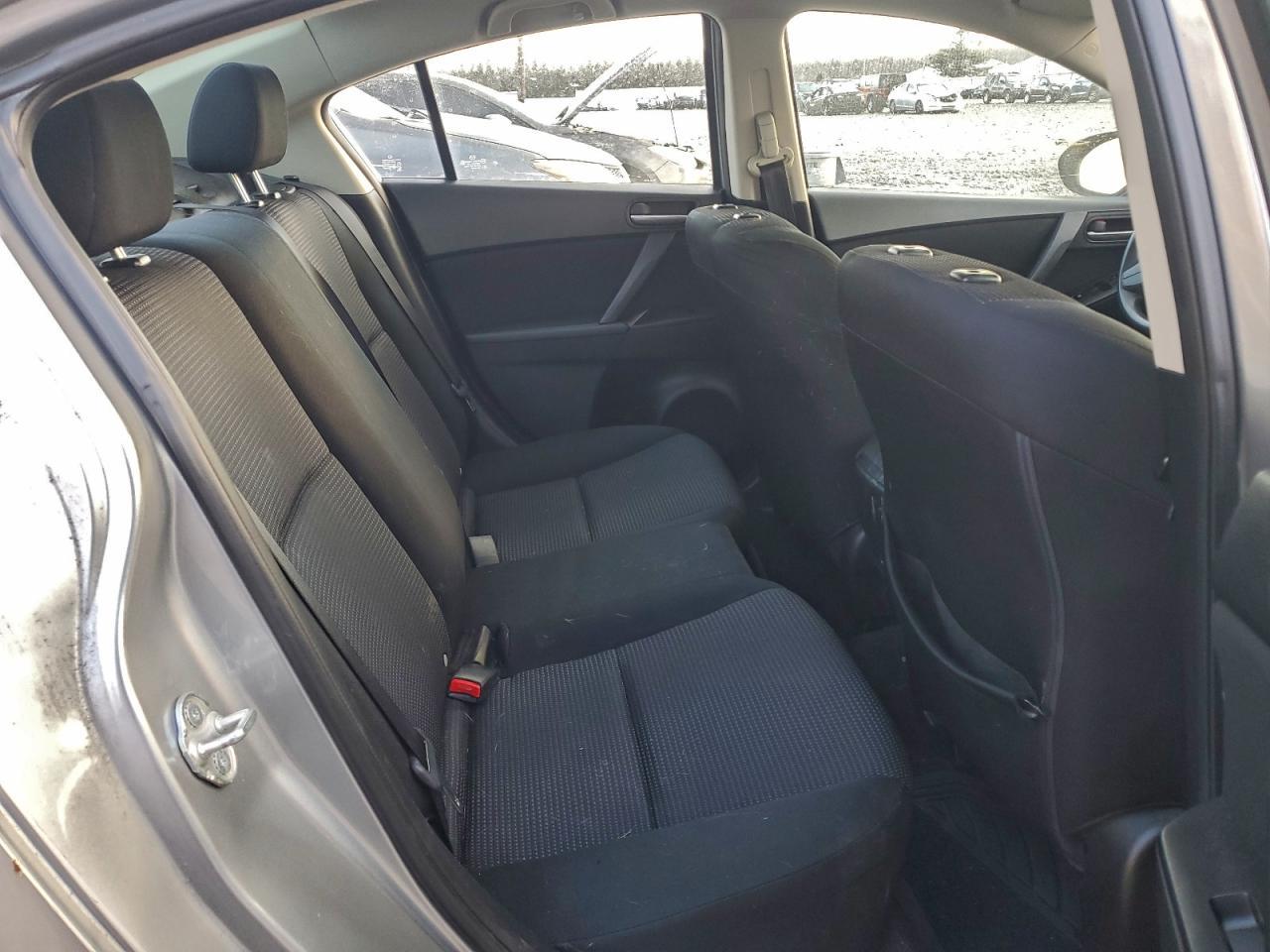 2013 MAZDA 3