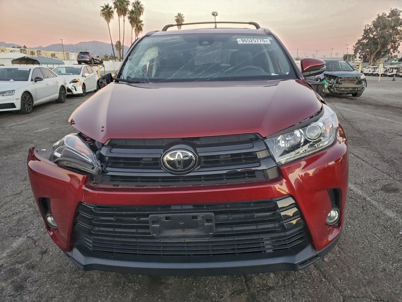 2018 TOYOTA HIGHLANDER