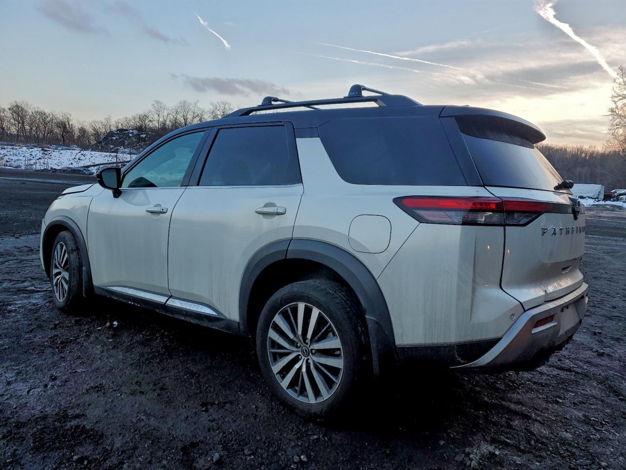2022 NISSAN PATHFINDER