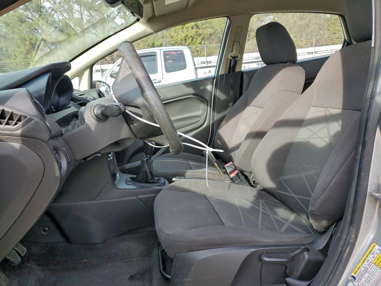 2014 FORD Fiesta