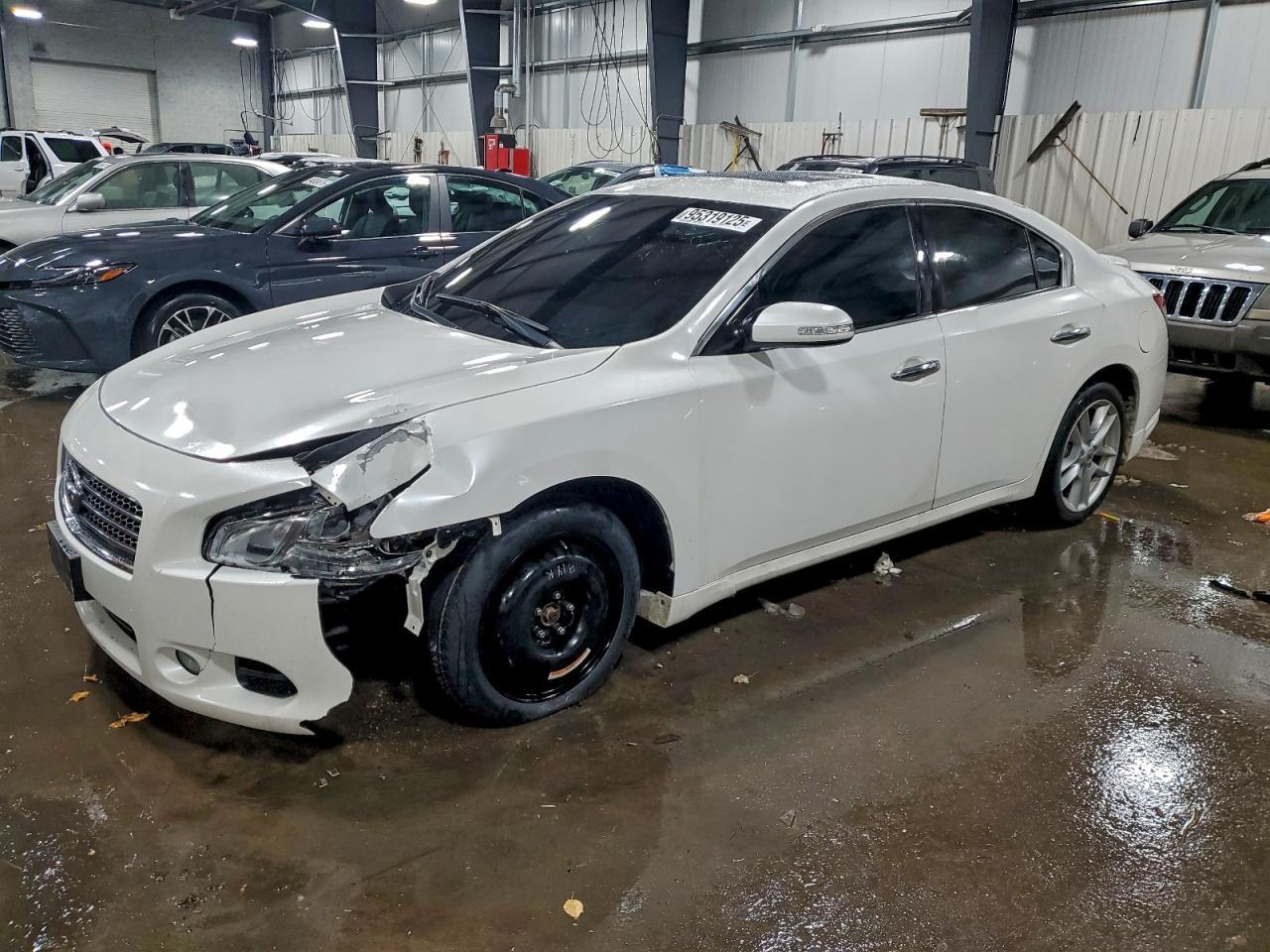 2011 NISSAN Maxima