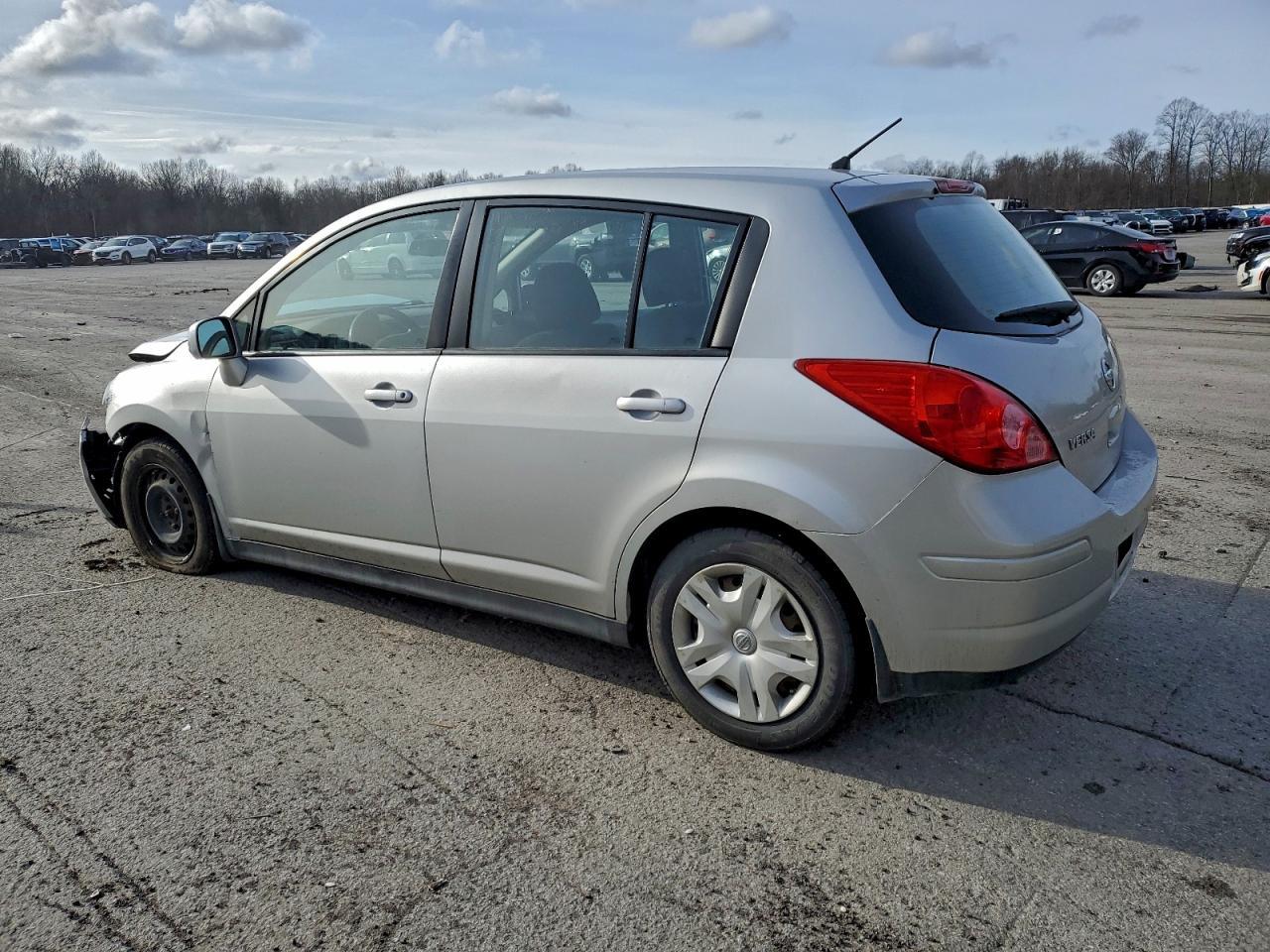 2011 NISSAN VERSA