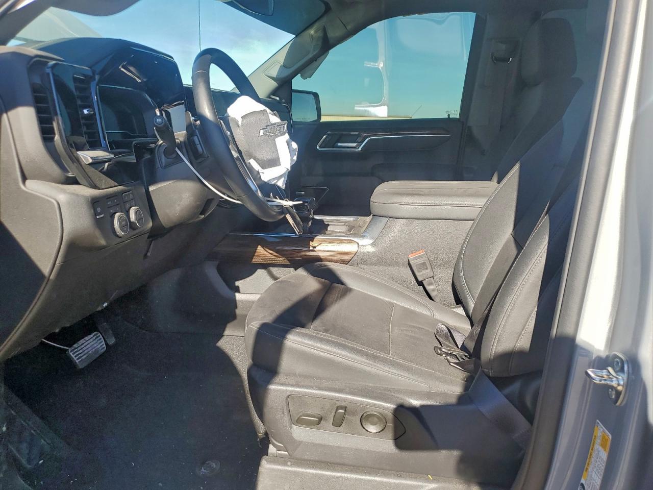 2025 CHEVROLET Silverado