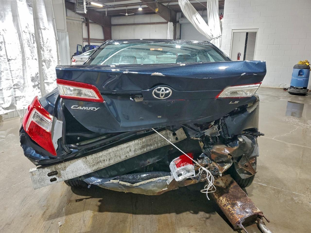 2014 TOYOTA CAMRY