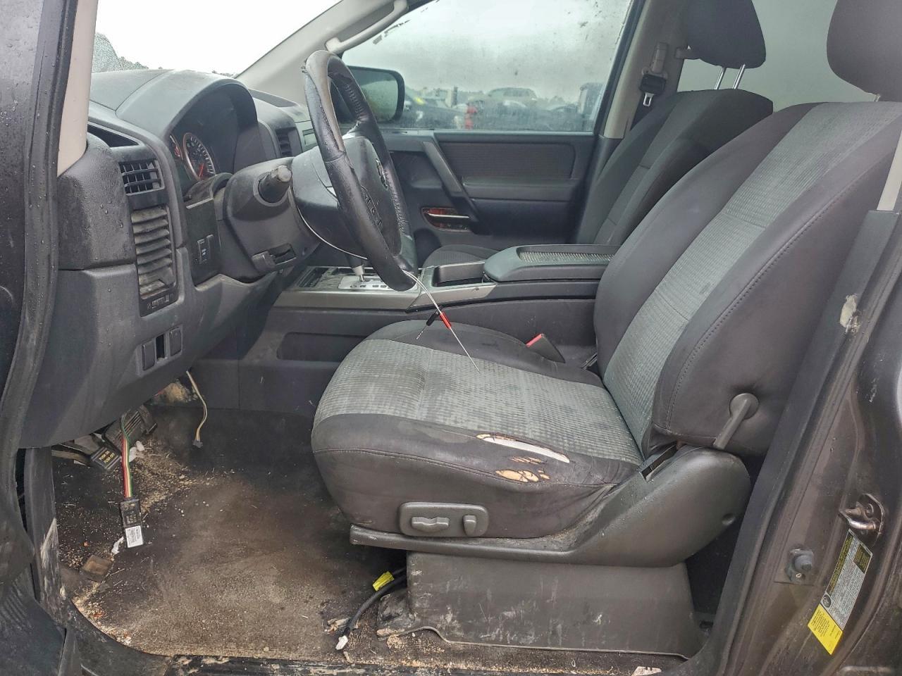 2011 NISSAN Titan