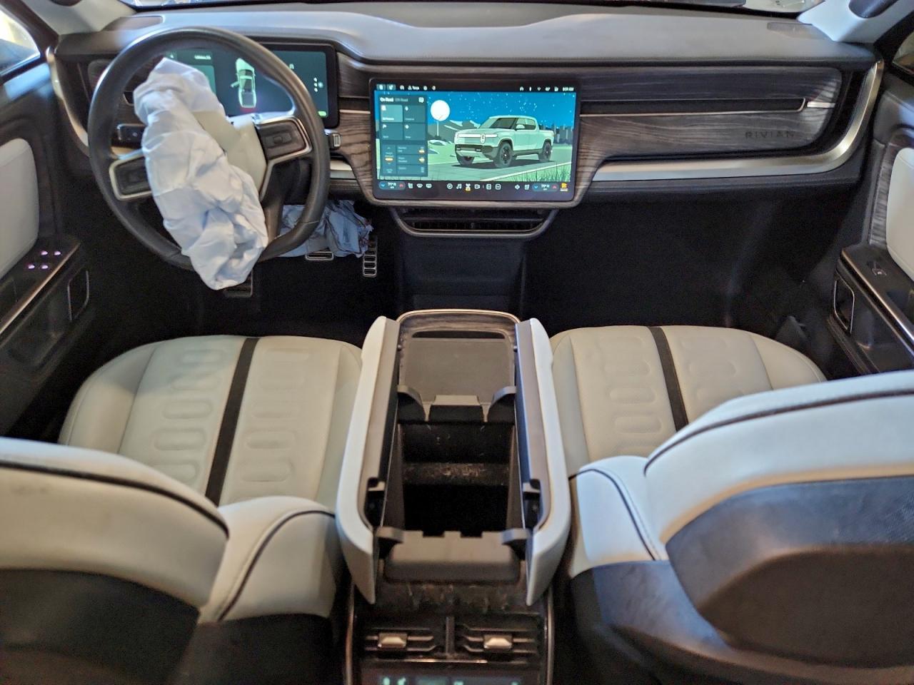2022 RIVIAN R1t