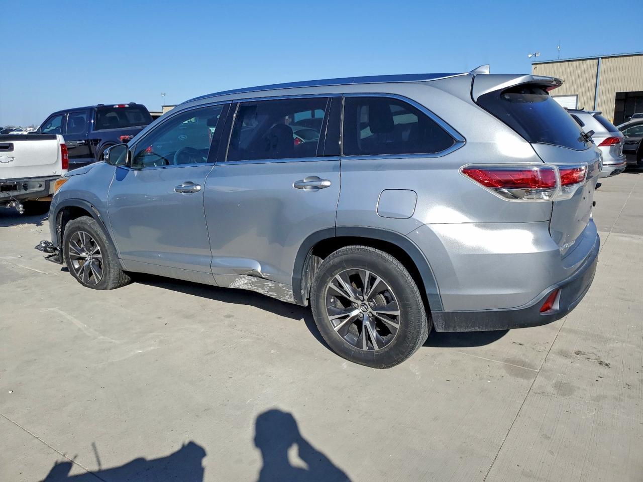 2016 TOYOTA HIGHLANDER