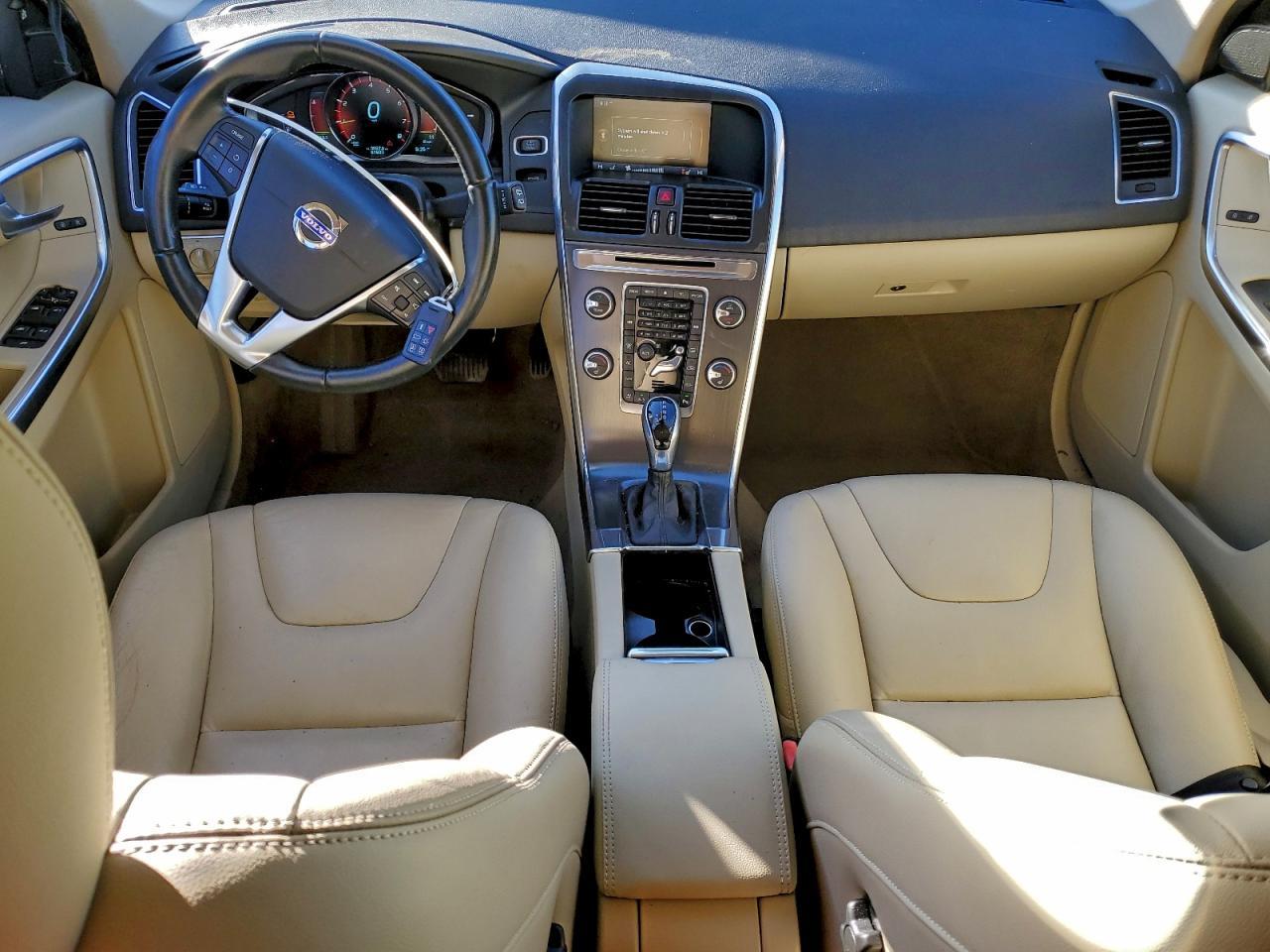 2015 VOLVO XC60