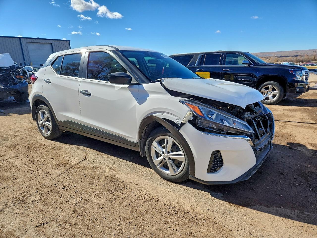 2023 NISSAN KICKS