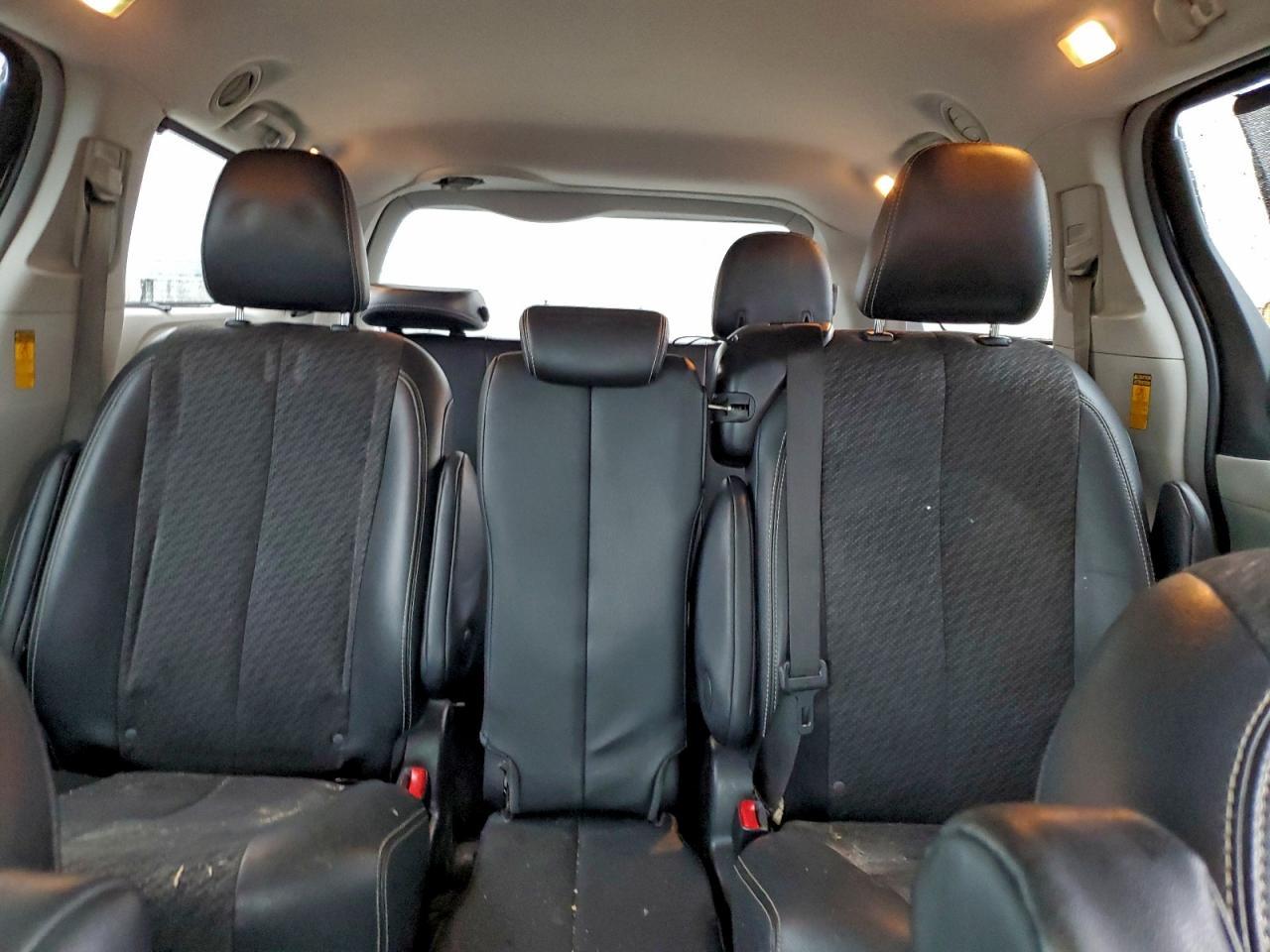 2014 TOYOTA SIENNA