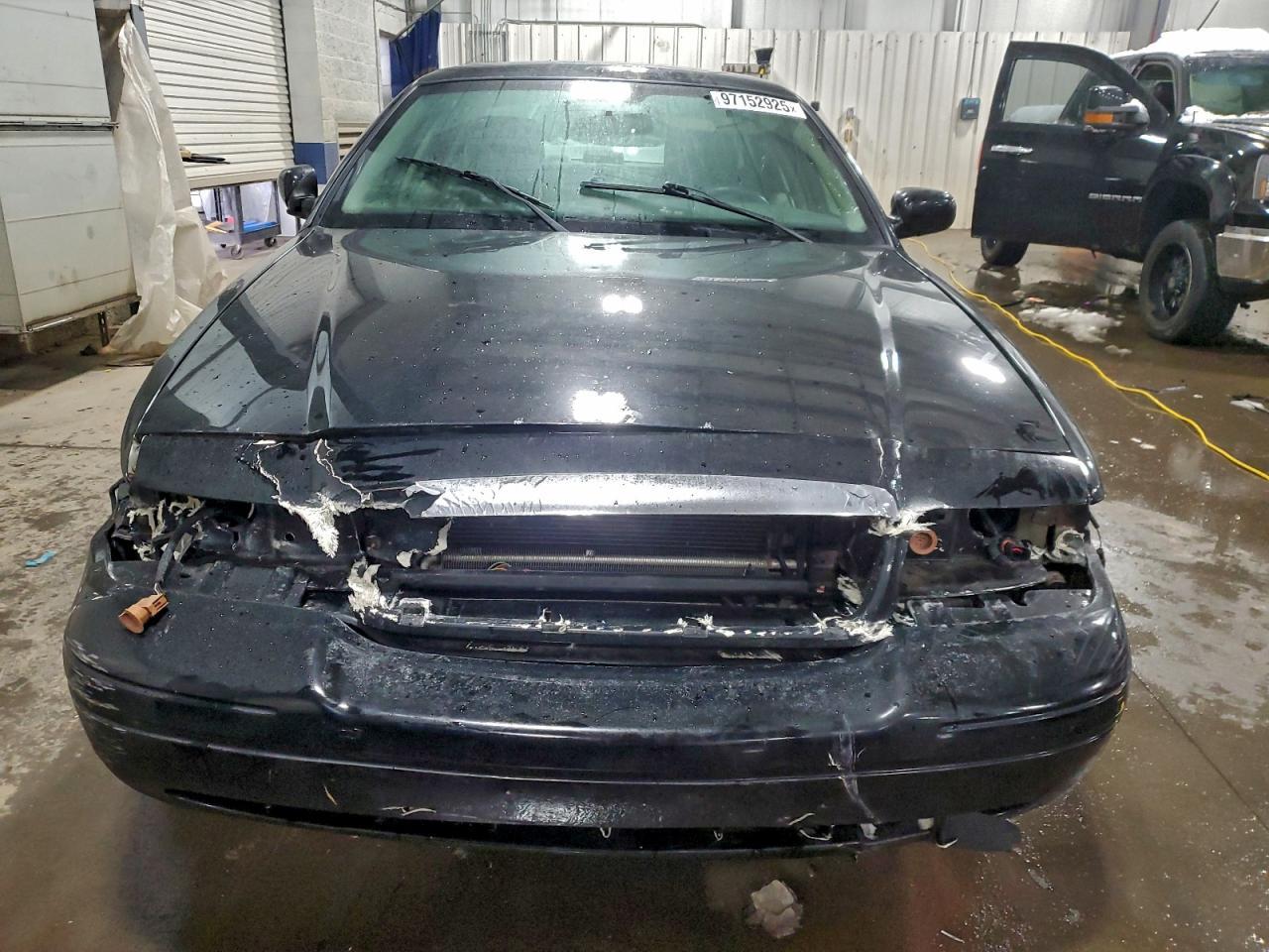 2011 FORD Crown Victoria