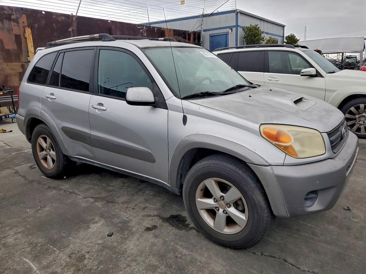 2004 TOYOTA RAV4