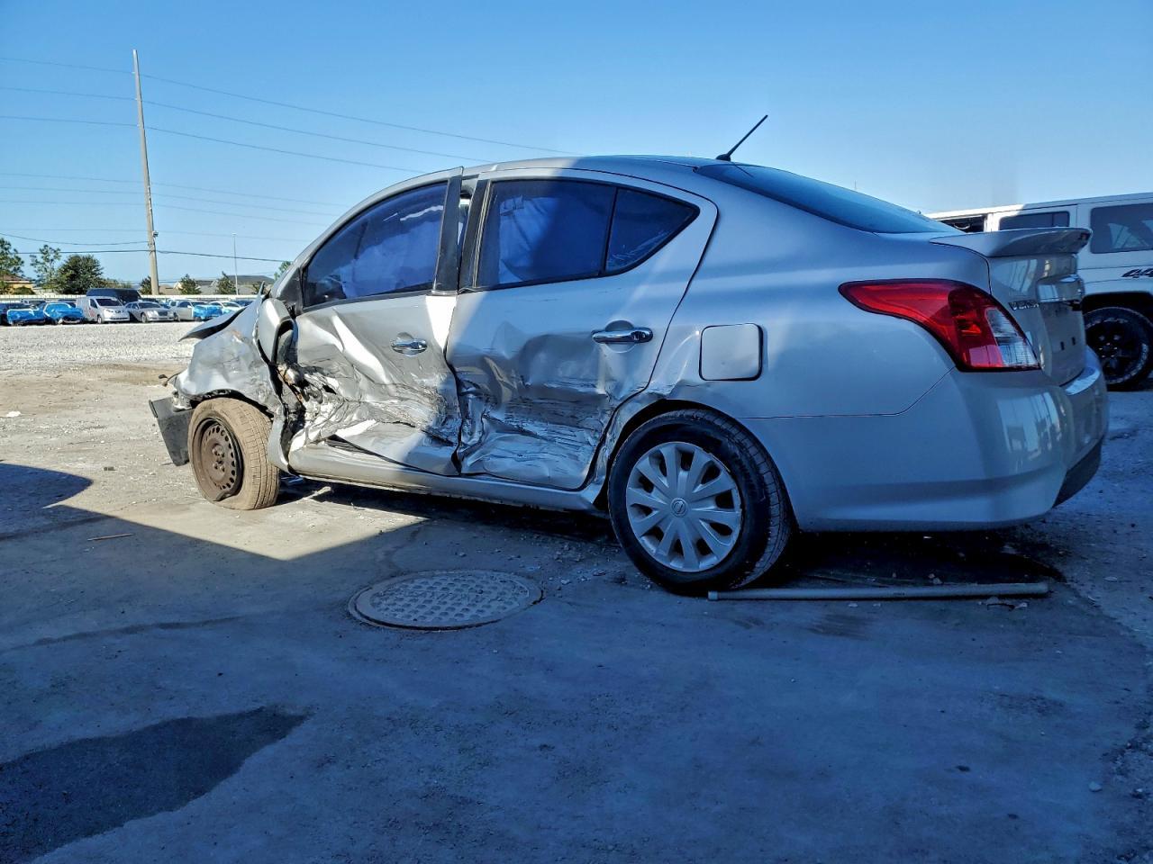 2017 NISSAN VERSA