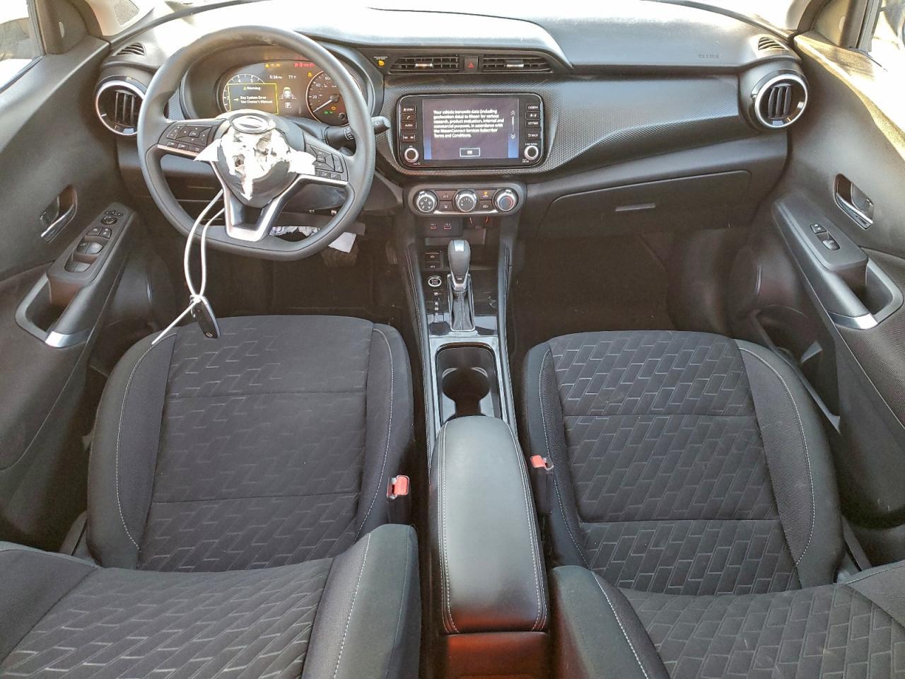2024 NISSAN KICKS