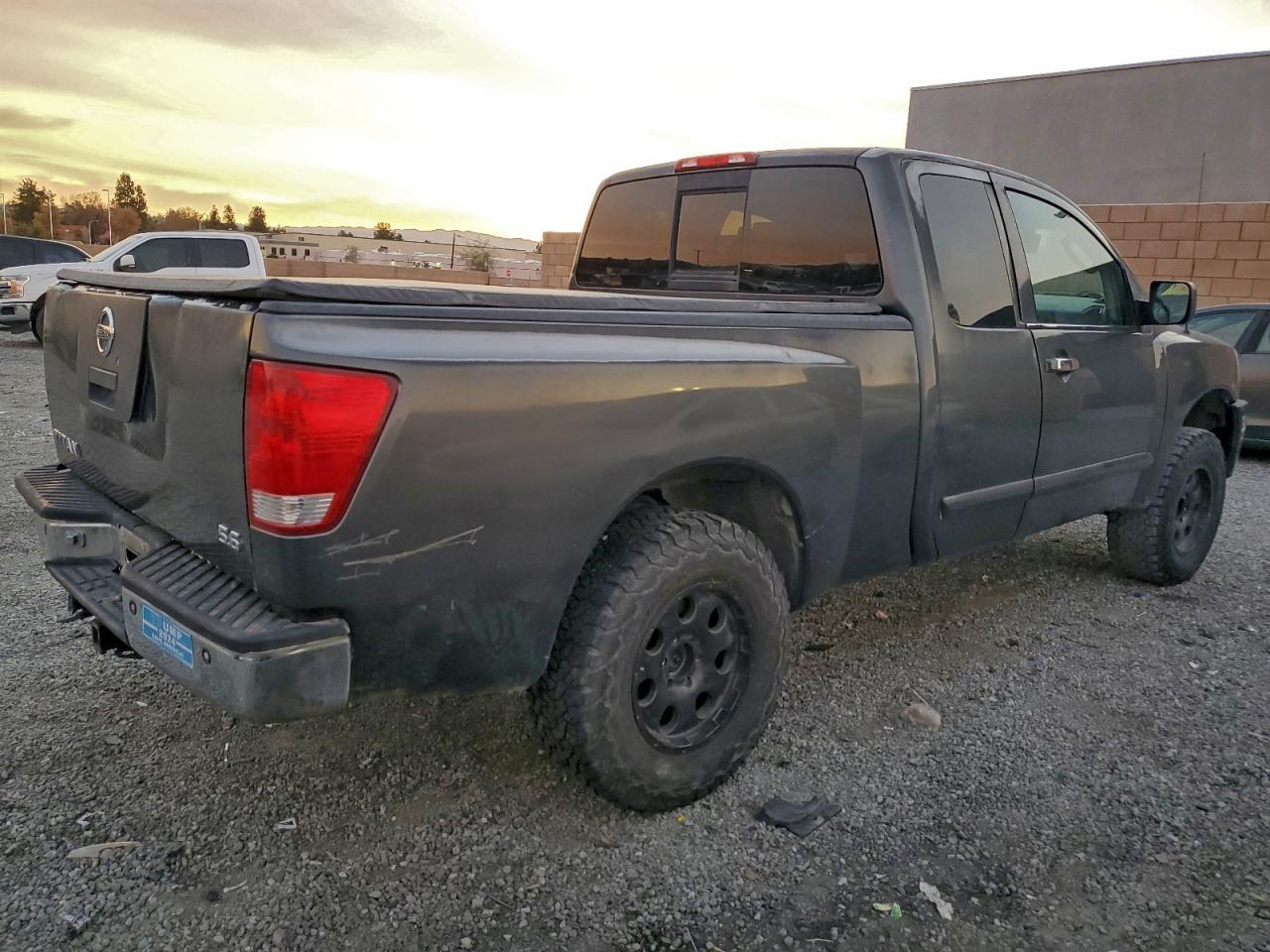 2006 NISSAN Titan