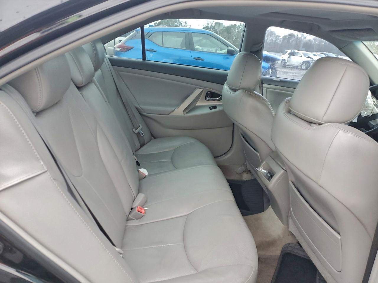 2011 TOYOTA CAMRY