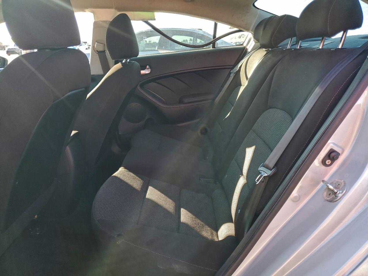 2017 KIA FORTE