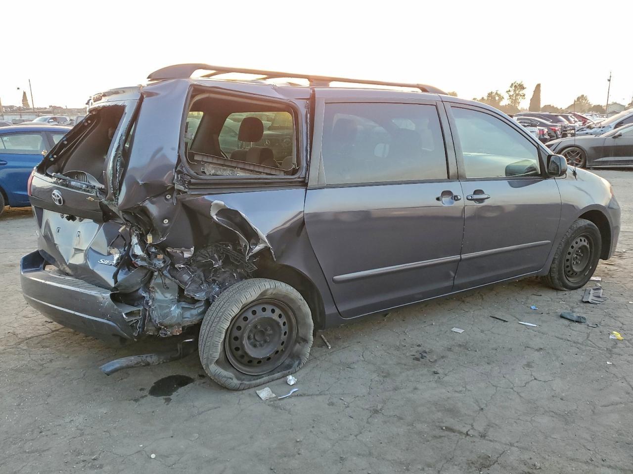 2006 TOYOTA SIENNA
