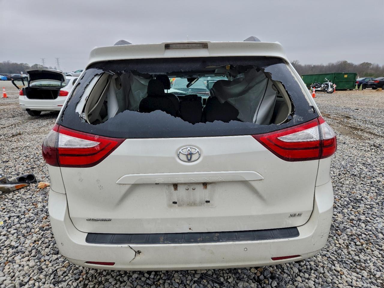 2019 TOYOTA SIENNA