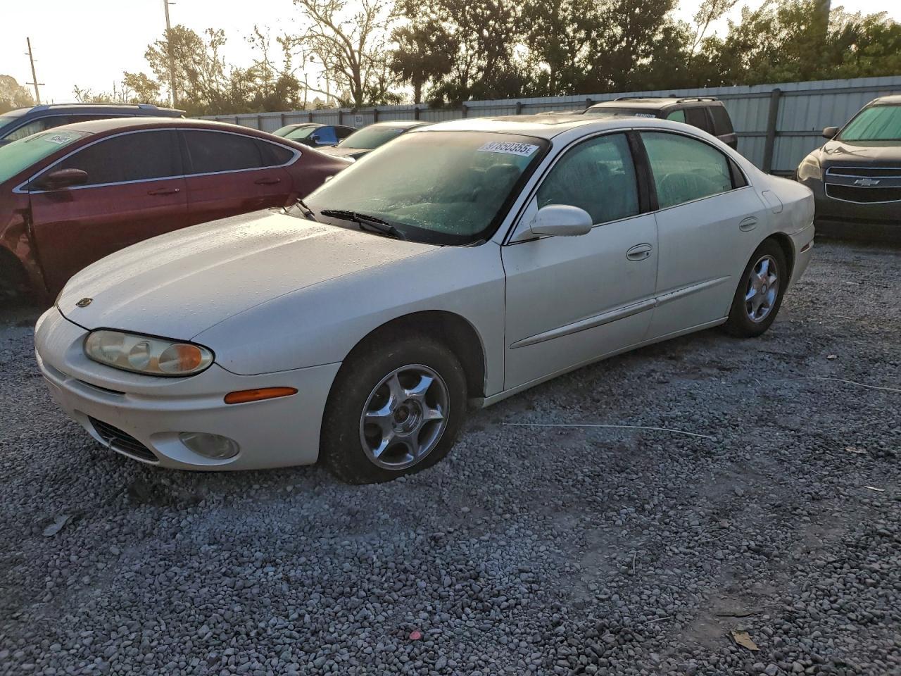 2002 OLDSMOBILE Aurora