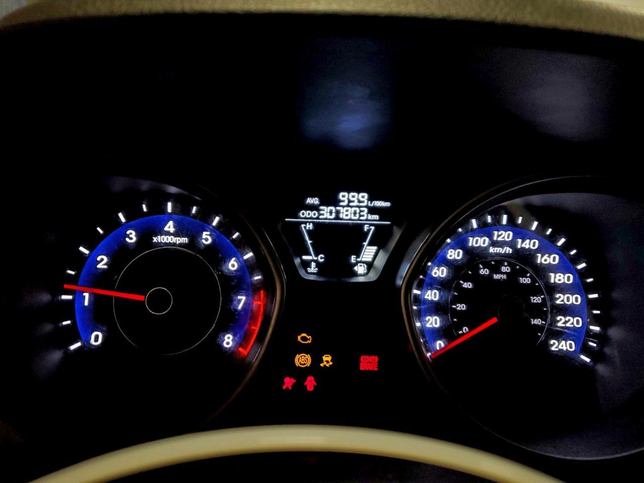 2012 HYUNDAI ELANTRA