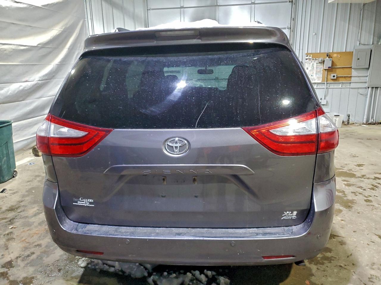 2016 TOYOTA SIENNA