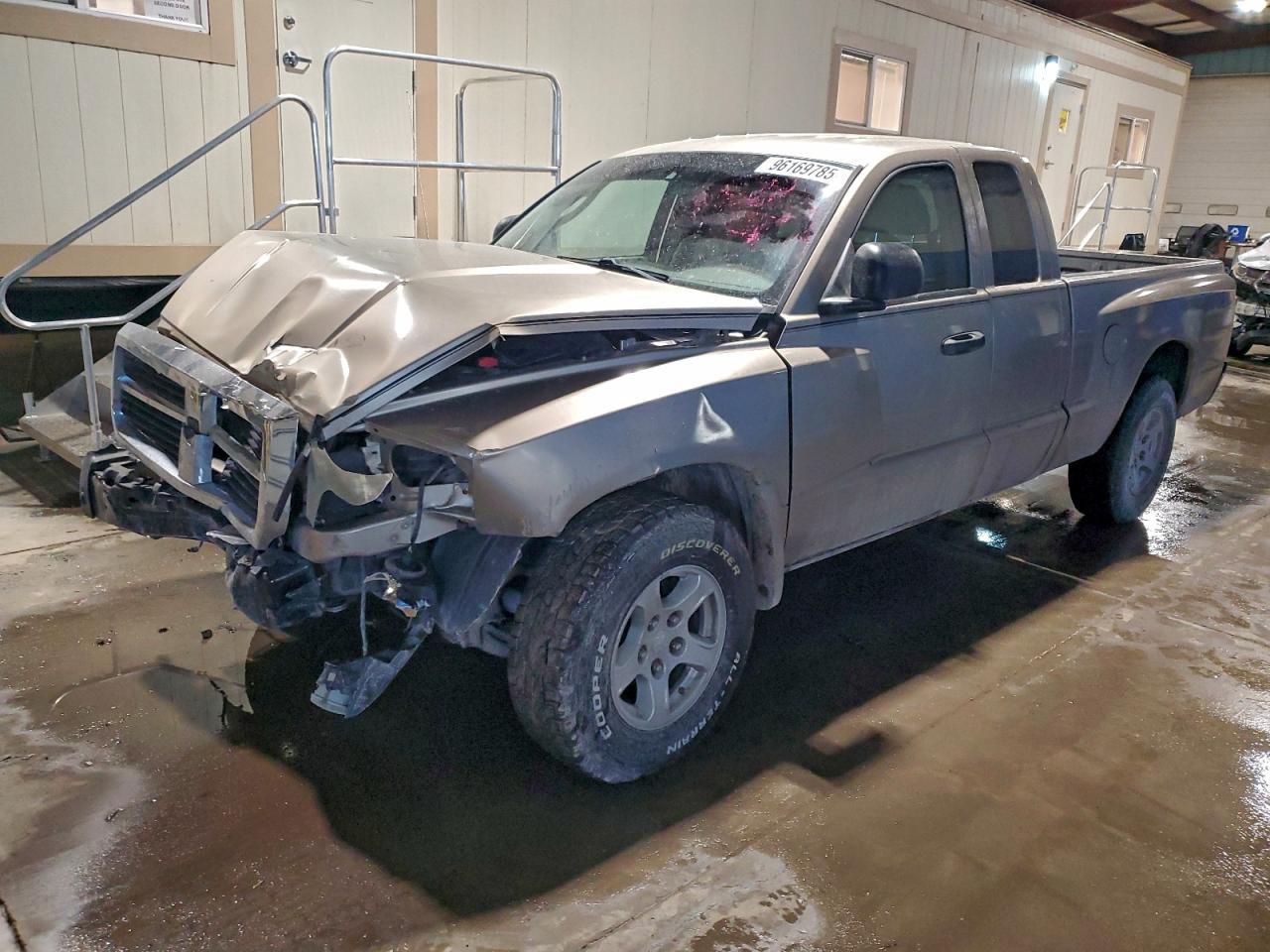 2005 DODGE Dakota