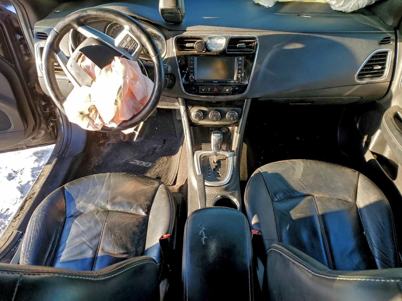 2011 CHRYSLER 200
