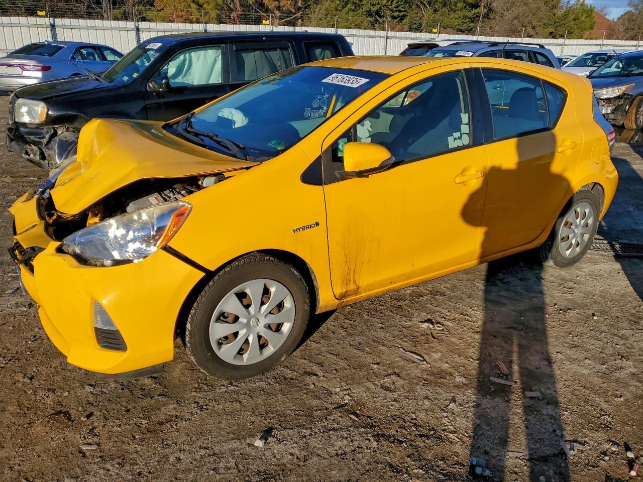 2014 TOYOTA Prius c