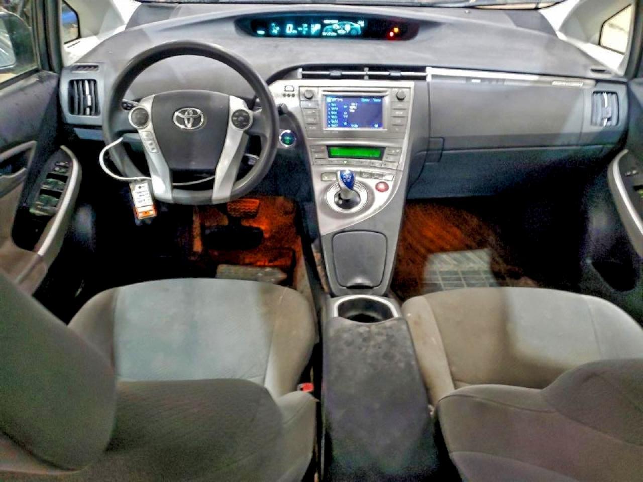 2014 TOYOTA Prius Plug-In