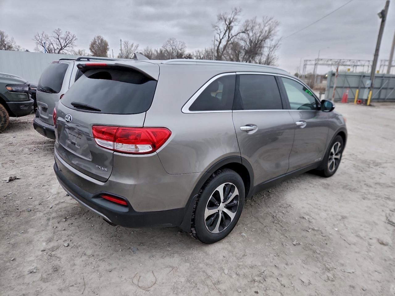 2016 KIA SORENTO