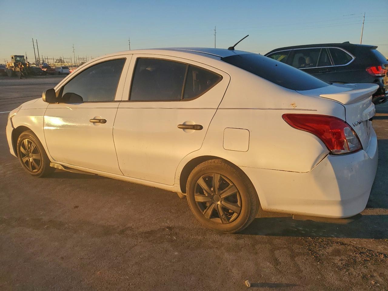 2015 NISSAN VERSA