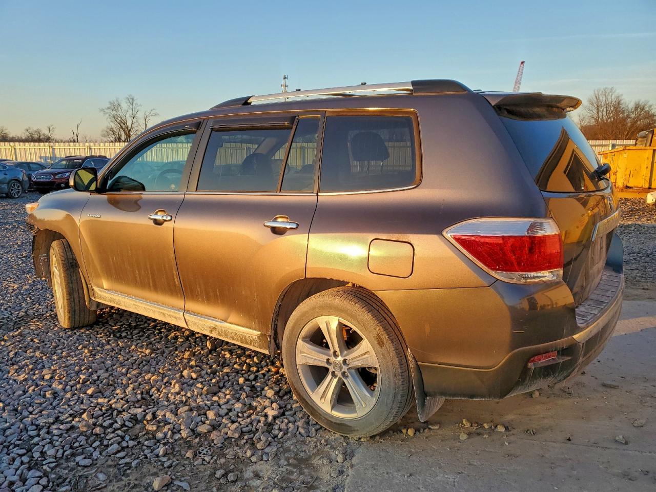 2013 TOYOTA HIGHLANDER