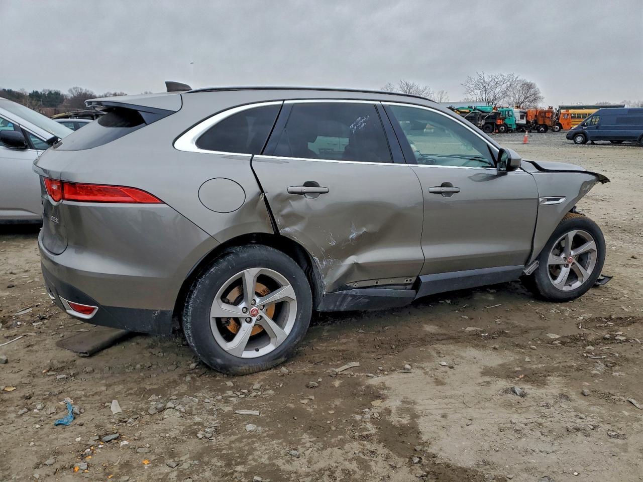 2020 JAGUAR F-Pace