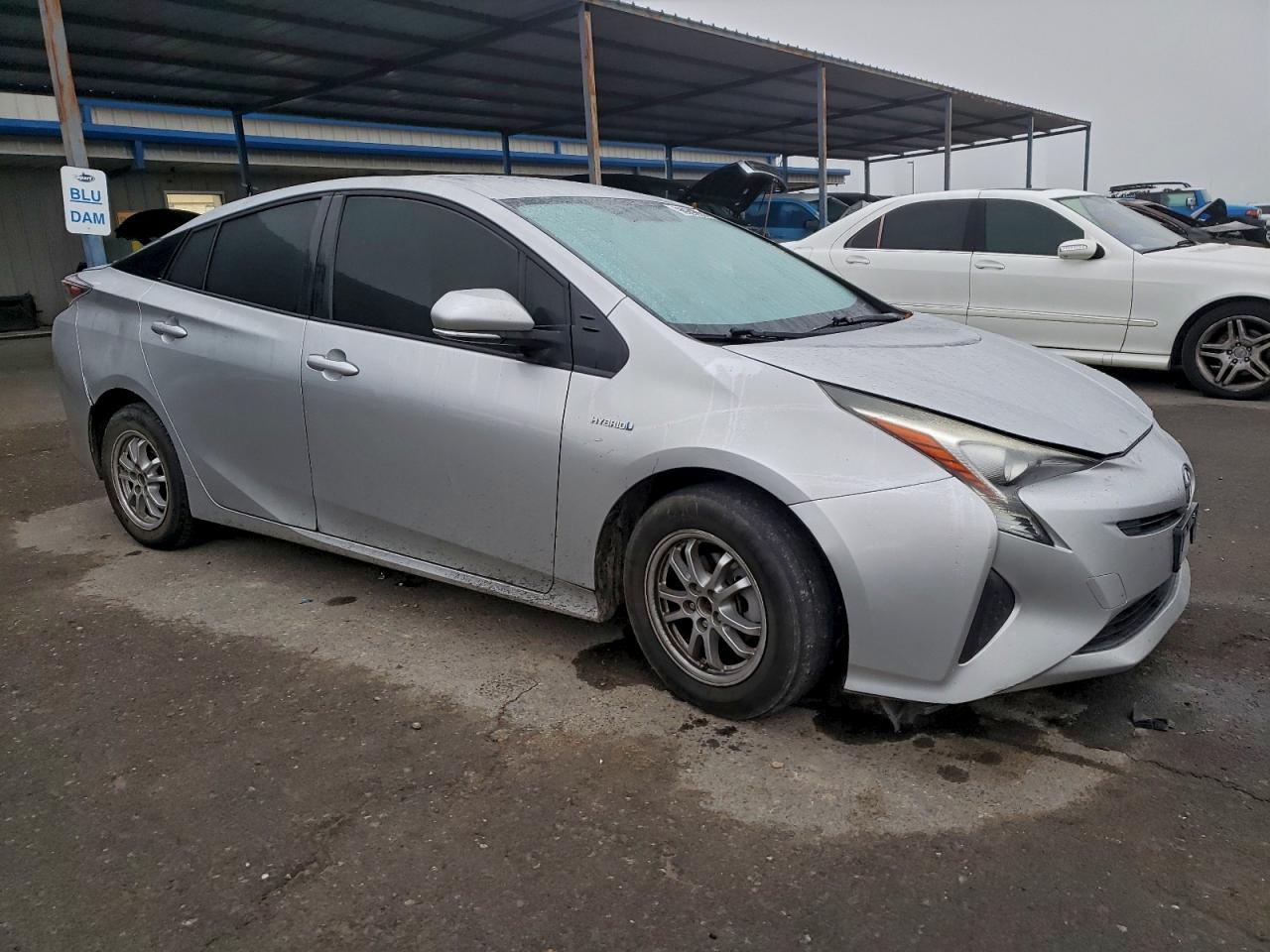 2016 TOYOTA PRIUS