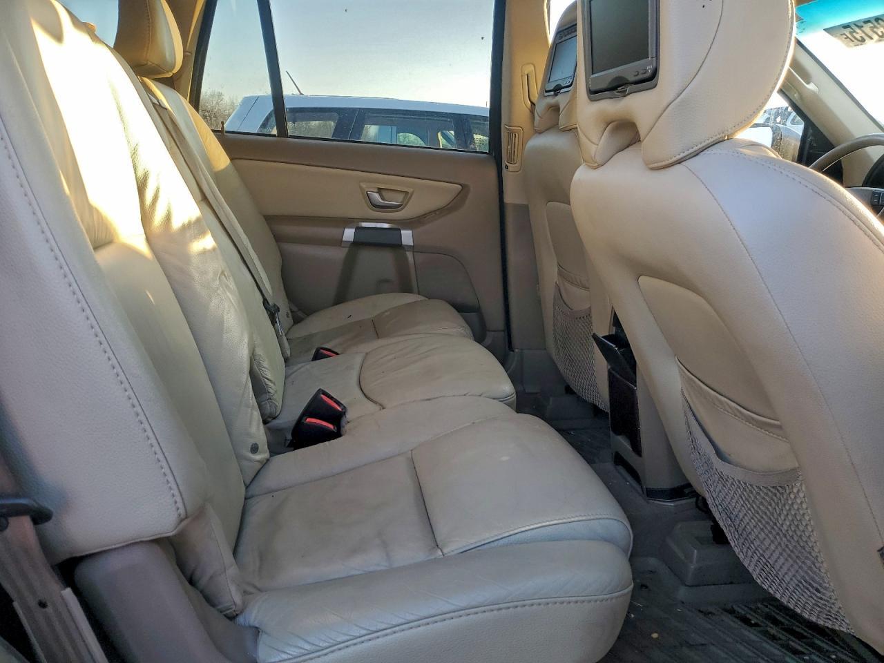 2010 VOLVO XC90