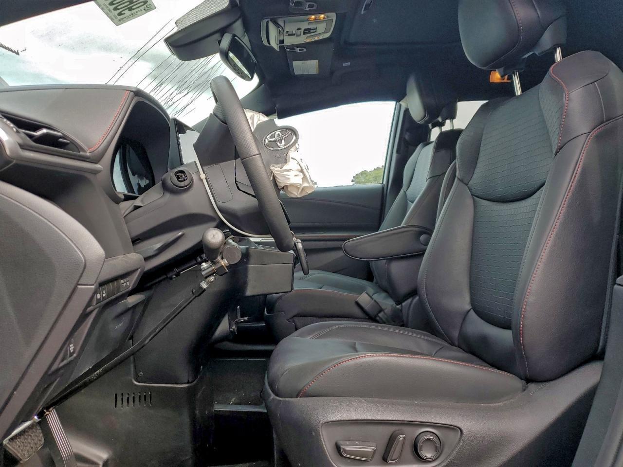 2025 TOYOTA SIENNA