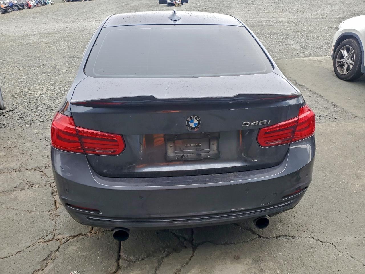 2018 BMW 3 SERIES