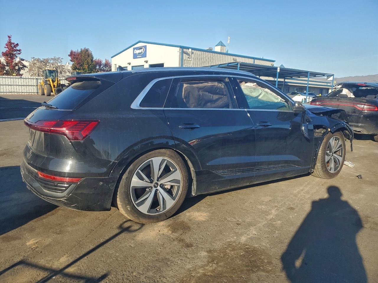 2024 AUDI Q8