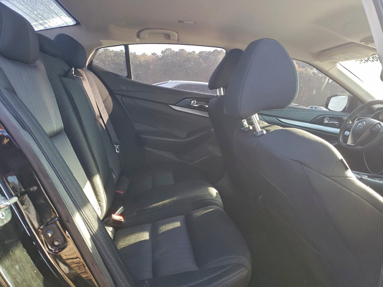 2017 NISSAN Maxima