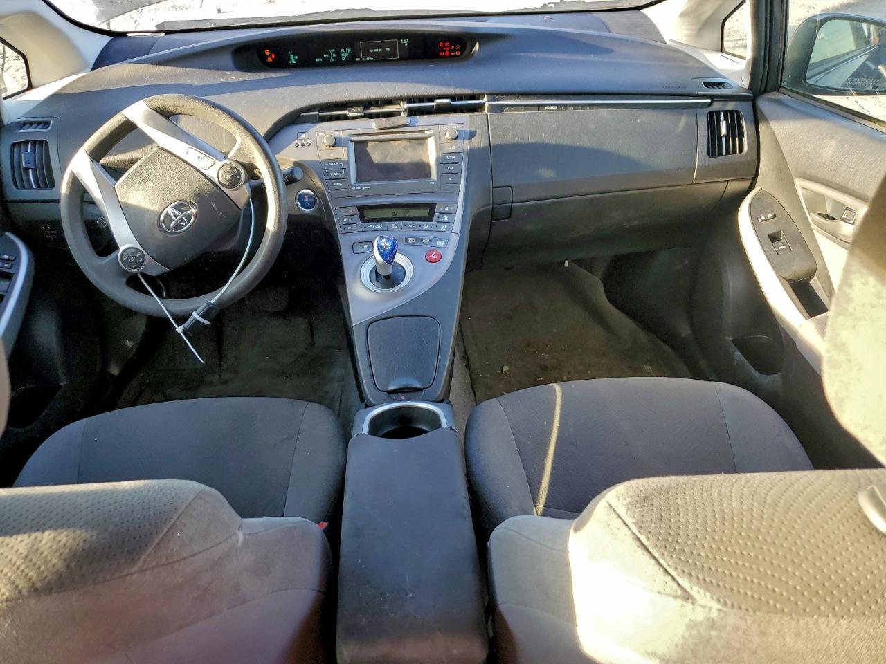 2015 TOYOTA PRIUS
