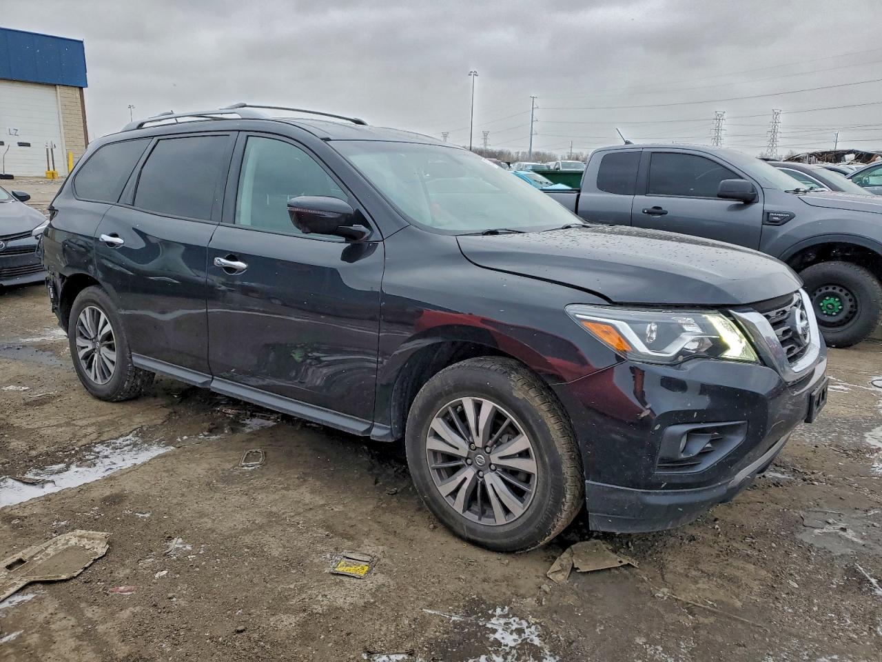 2017 NISSAN PATHFINDER